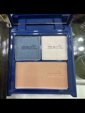 Avon Mark Flip For It color Kit South Beach